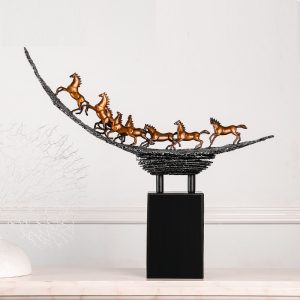 Tượng Ngựa Bát Mã Thành Công